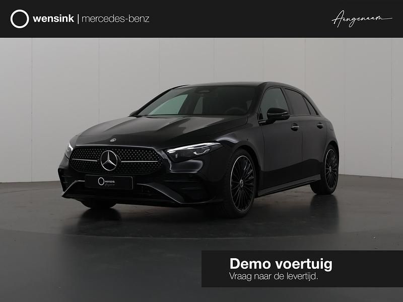 Zwart Gebruikt 2025 Mercedes A180 Business Hatchback | € 43.900 - Afbeelding 1/4