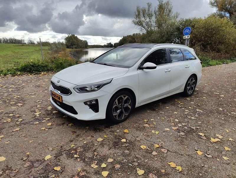 Wit Gebruikt 2020 Kia Ceed Stationwagen | € 13.999 (Super prijs) - Afbeelding 1/4