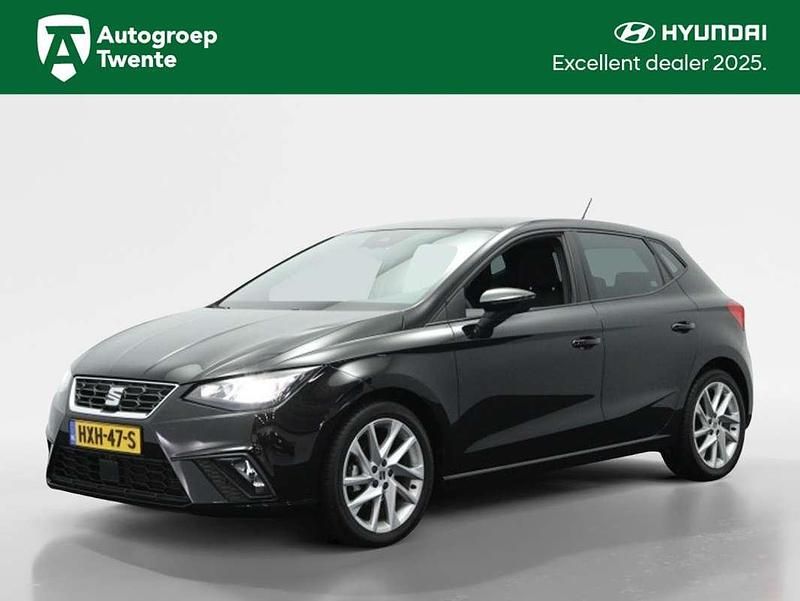 Zwart Gebruikt 2024 Seat Ibiza FR Hatchback | € 19.750 (Eerlijke prijs) - Afbeelding 1/4