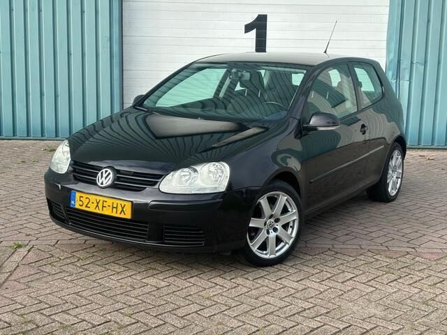 Zwart Gebruikt 2007 VW Golf V Hatchback | € 2.499 (Eerlijke prijs) - Afbeelding 1/4
