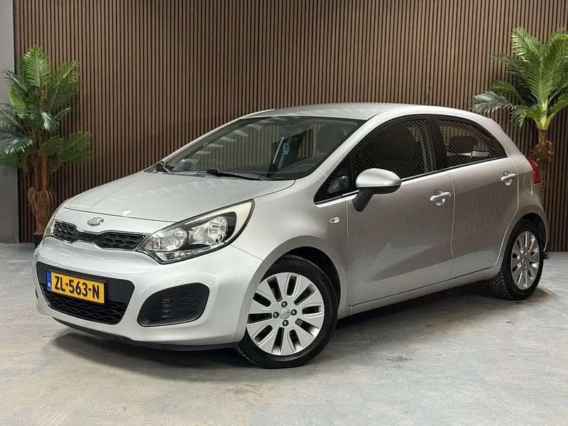 Occasion Kia Rio 86 PK (63 kW) 2013 Grijs Hatchback