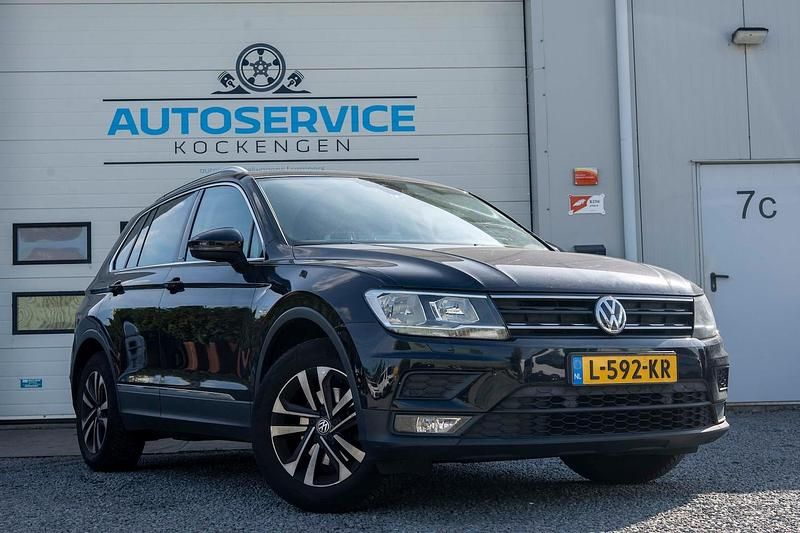 Zwart Gebruikt 2019 VW Tiguan Comfortline SUV | € 13.950 (Super prijs) - Afbeelding 1/4