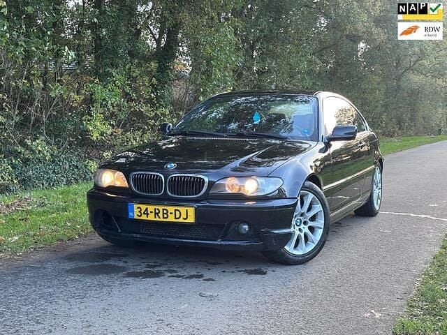 Zwart Gebruikt 2005 BMW 320 Executive Coupé | € 2.950 (Goede deal) - Afbeelding 1/4