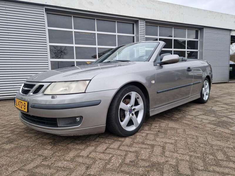 Grijs, metallic lak Gebruikt 2004 Saab 9-3 Cabriolet Vector Cabriolet | € 2.999 (Super prijs) - Afbeelding 1/4