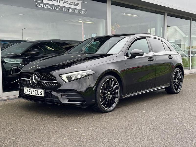 Zwart Gebruikt 2022 Mercedes A250 AMG line Hatchback | € 32.950 (Eerlijke prijs) - Afbeelding 1/4