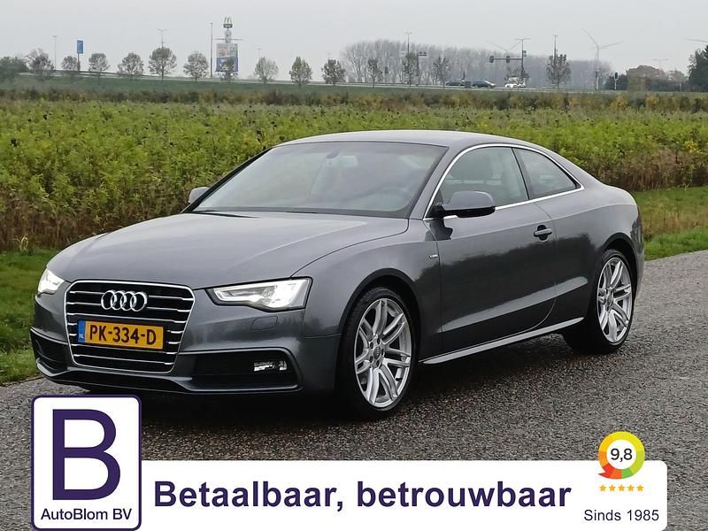 Grijs Gebruikt 2015 Audi A5 Sport Coupé | € 22.245 - Afbeelding 1/4