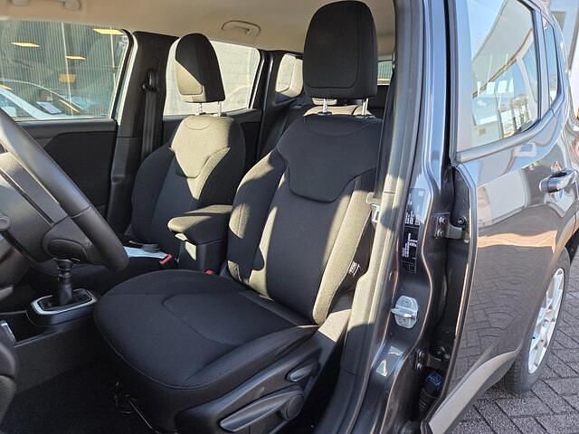 Occasion Jeep Renegade Limited 120 PK (88 kW) 2018 Grijs SUV