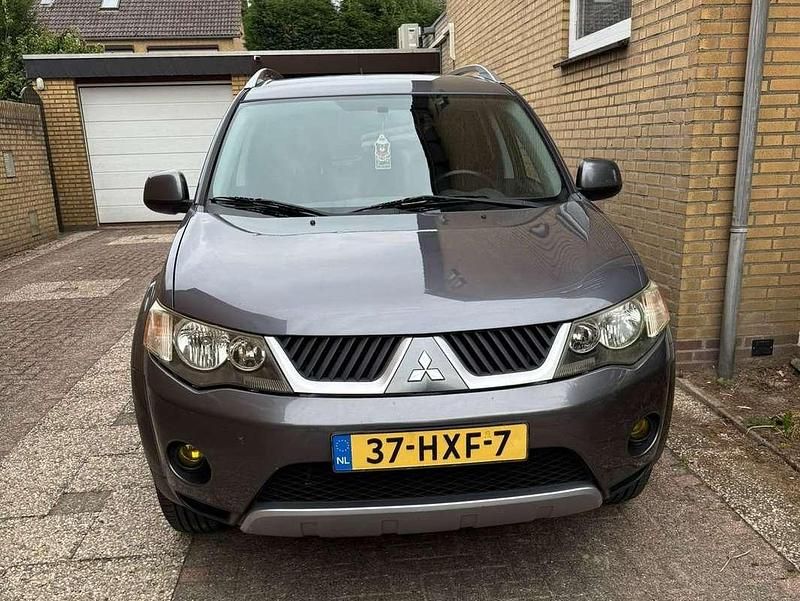Zilver Gebruikt 2009 Mitsubishi Outlander Intro Edition SUV | € 5.500 (Super prijs) - Afbeelding 1/4