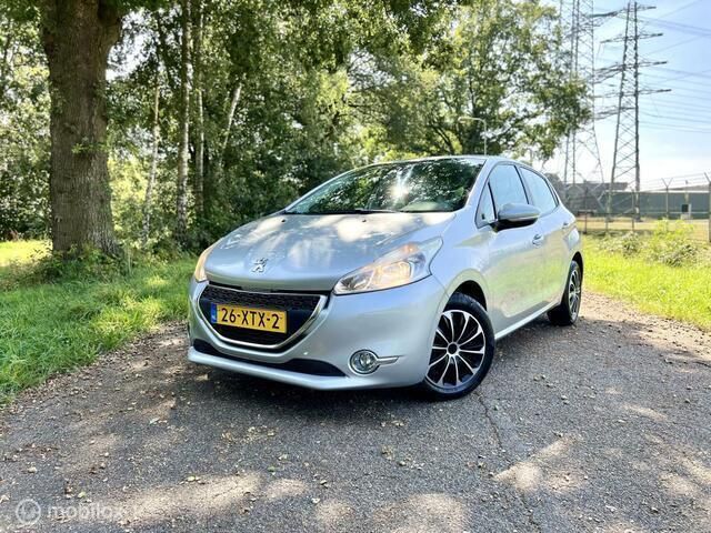 Grijs Gebruikt 2012 Peugeot 208 Hatchback | € 5.250 (Eerlijke prijs) - Afbeelding 1/4