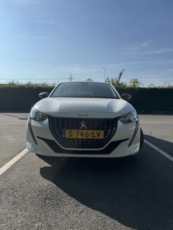 Wit Gebruikt 2023 Peugeot 208 Active Hatchback | € 12.750 (Super prijs) - Afbeelding 1/4