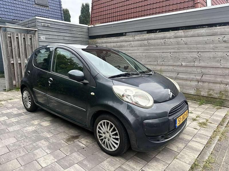 Grijs Gebruikt 2009 Citroën C1 Hatchback | € 2.400 (Eerlijke prijs) - Afbeelding 1/4