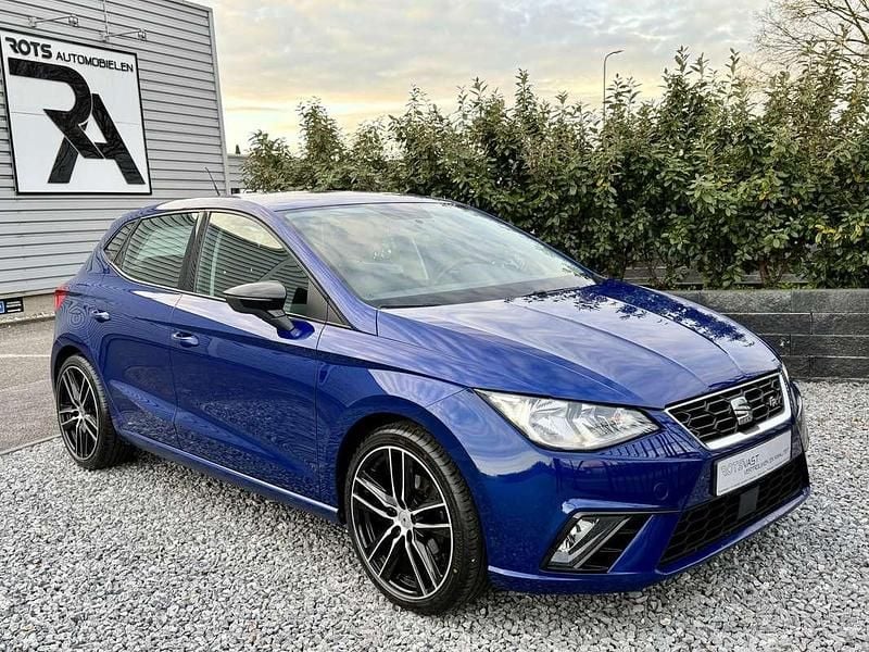 Blauw (metallic) Gebruikt 2018 Seat Ibiza FR Hatchback | € 10.950 (Goede deal) - Afbeelding 1/4