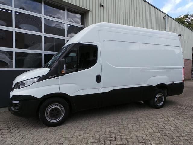 Wit Gebruikt 2016 Iveco Daily Van | € 11.950 (Goede deal) - Afbeelding 1/4