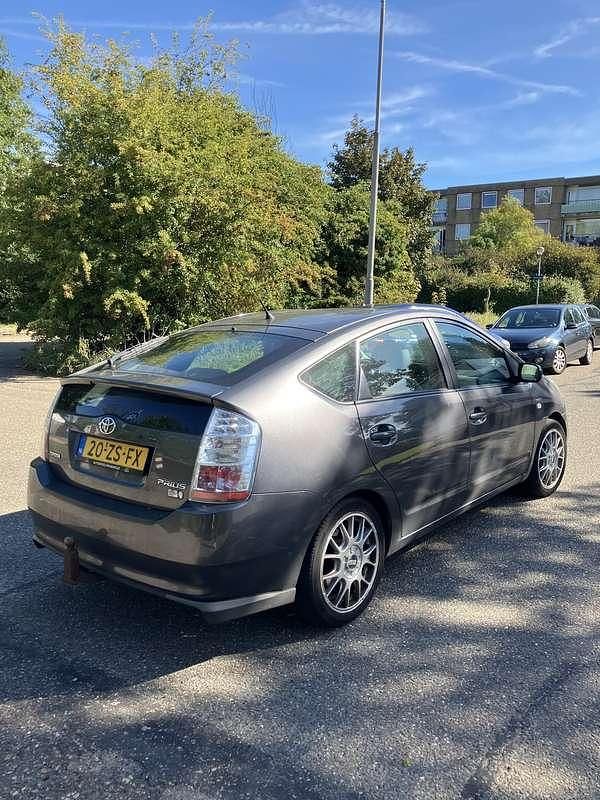 Grijs Gebruikt 2008 Toyota Prius Edition Hatchback | € 4.650 (Eerlijke prijs) - Afbeelding 1/4