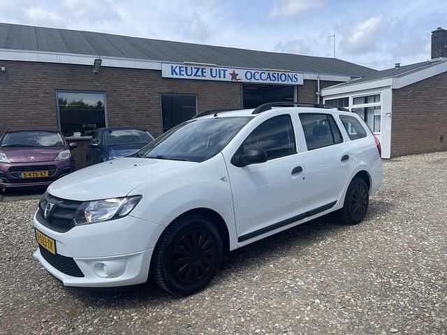 Wit Gebruikt 2015 Dacia Logan MCV Lauréate MPV | € 5.800 (Eerlijke prijs) - Afbeelding 1/4