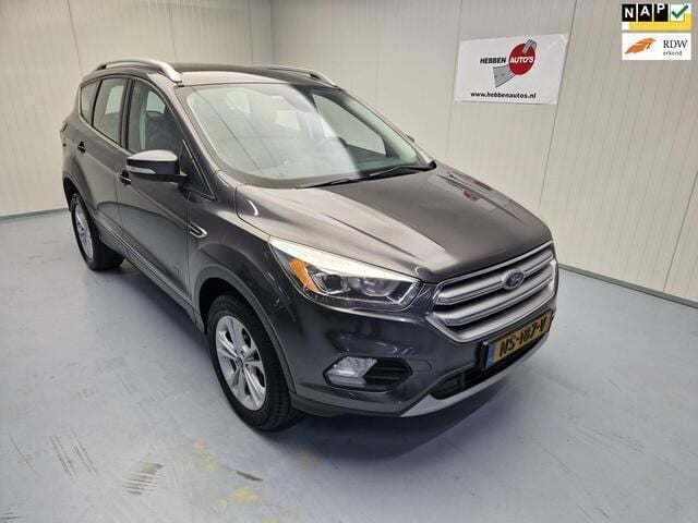 Grijs Gebruikt 2017 Ford Kuga Titanium SUV | € 17.340 (Eerlijke prijs) - Afbeelding 1/4