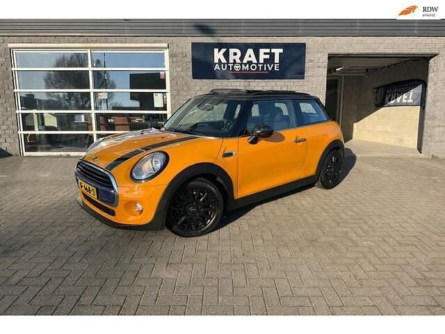 Occasion Mini Cooper Business 136 PK (100 kW) 2016 Oranje (metallic) Hatchback