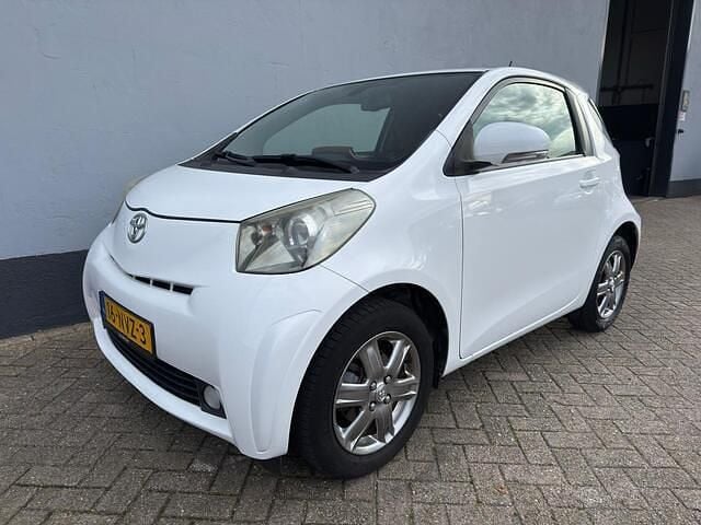 Wit Gebruikt 2010 Toyota iQ Hatchback | € 4.450 (Eerlijke prijs) - Afbeelding 1/4