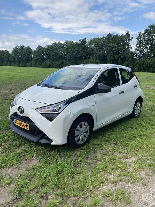 Wit Gebruikt 2019 Toyota Aygo Hatchback | € 6.750 (Goede deal) - Afbeelding 1/4