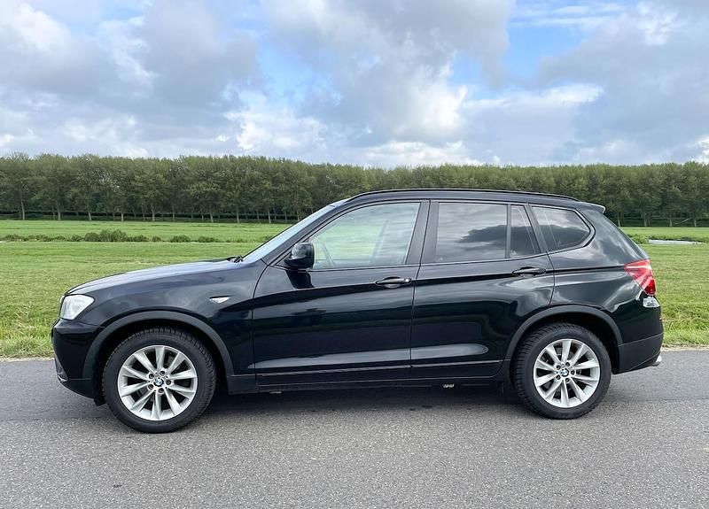 Zwart (metallic) Gebruikt 2011 BMW X3 Executive SUV | € 18.950 - Afbeelding 1/4