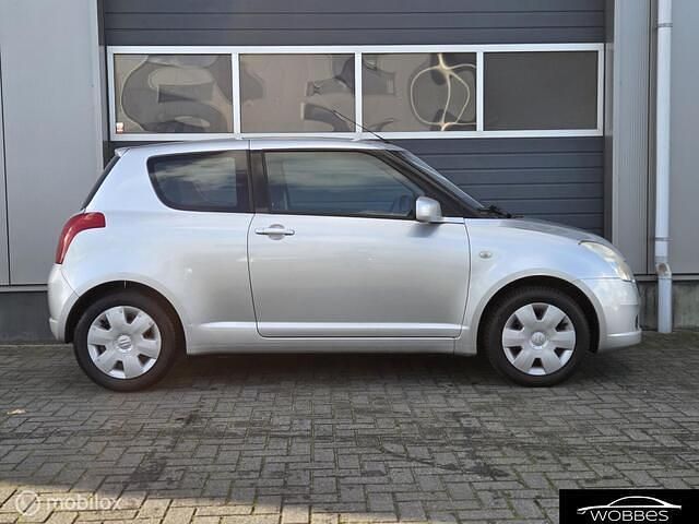Occasion Suzuki Swift GLS 92 PK (67 kW) 2005 Grijs Hatchback