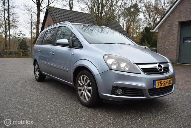 Grijs (metallic) Gebruikt 2006 Opel Zafira Enjoy MPV | € 650 (Goede deal) - Afbeelding 1/4