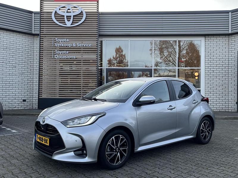 Occasion Toyota Yaris Hybrid Business Edition 116 PK (85 kW) 2023 Grijs Hatchback