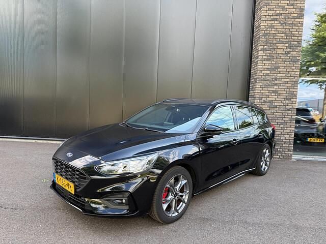 Zwart Gebruikt 2021 Ford Focus Business Edition Stationwagen | € 21.300 (Eerlijke prijs) - Afbeelding 1/4