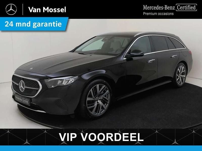 , metallic lak Gebruikt 2024 Mercedes E300 Luxury Stationwagen | € 54.945 (Goede deal) - Afbeelding 1/4