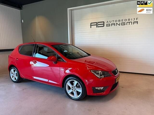 Rood Gebruikt 2017 Seat Ibiza CONNECT Hatchback | € 13.950 (Eerlijke prijs) - Afbeelding 1/4