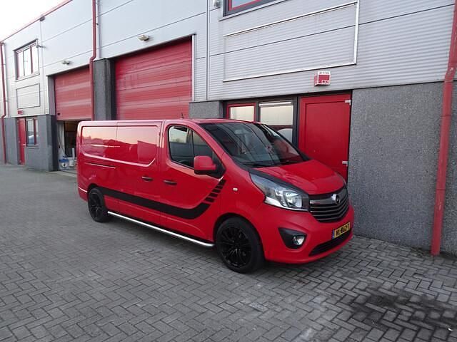 Occasion Opel Vivaro Edition 120 PK (88 kW) 2015 Rood MPV