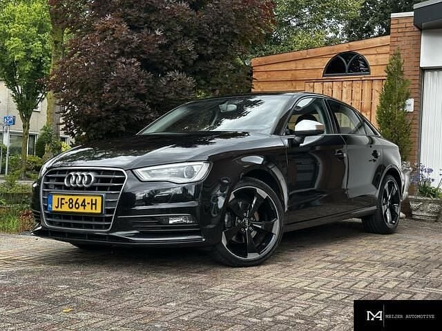 Zwart Gebruikt 2014 Audi A3 Ambition Sedan | € 11.995 (Eerlijke prijs) - Afbeelding 1/4