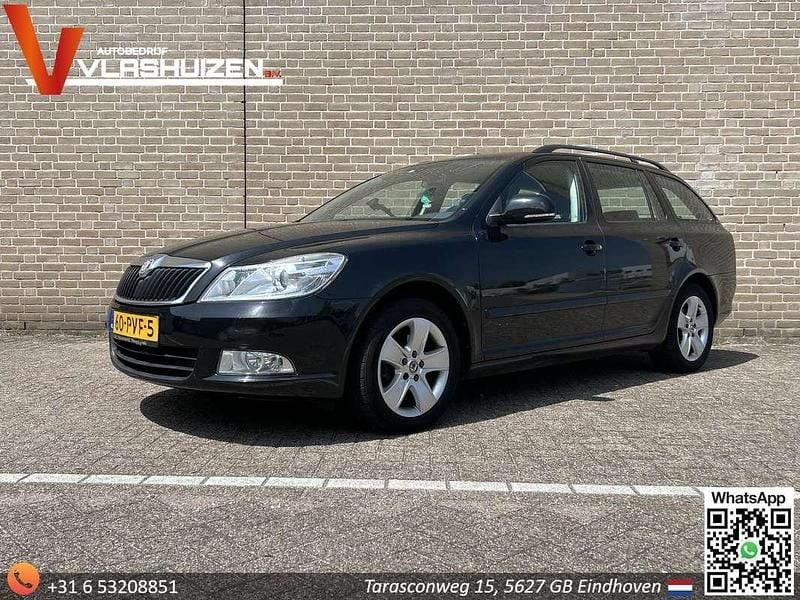Zwart Gebruikt 2010 Skoda Octavia Ambition Hatchback | € 2.350 (Eerlijke prijs) - Afbeelding 1/4