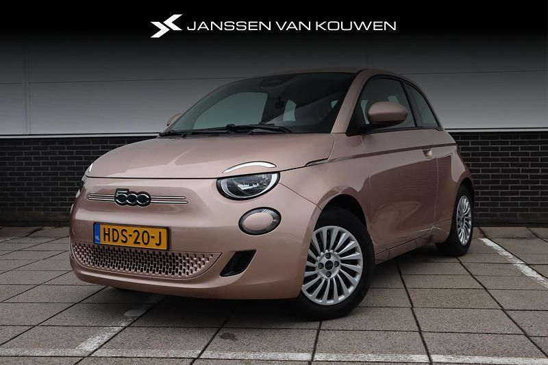 Rood Gebruikt 2025 Fiat 500e Urban Hatchback | € 28.945 (Duur) - Afbeelding 1/4
