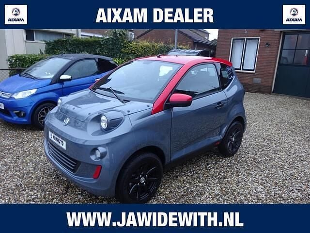 Grijs Nieuw 2025 Aixam eMinauto Chic | € 13.239 - Afbeelding 1/4