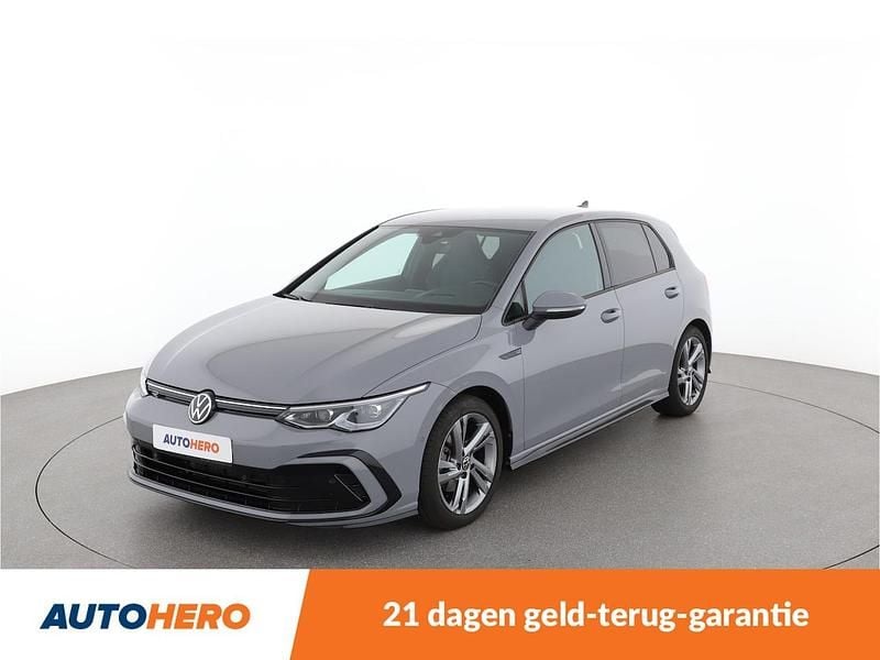 Grijs (metallic) Gebruikt 2020 VW Golf VIII R-line Hatchback | € 23.349 (Super prijs) - Afbeelding 1/4