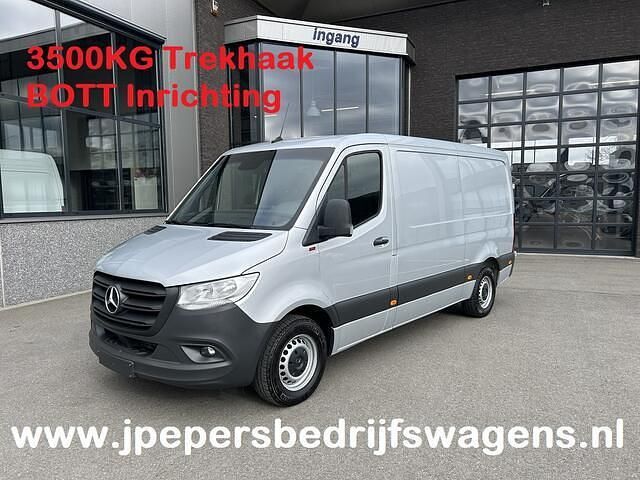 Occasion Mercedes Sprinter 150 PK (110 kW) 2021 Zilver (metallic) Van