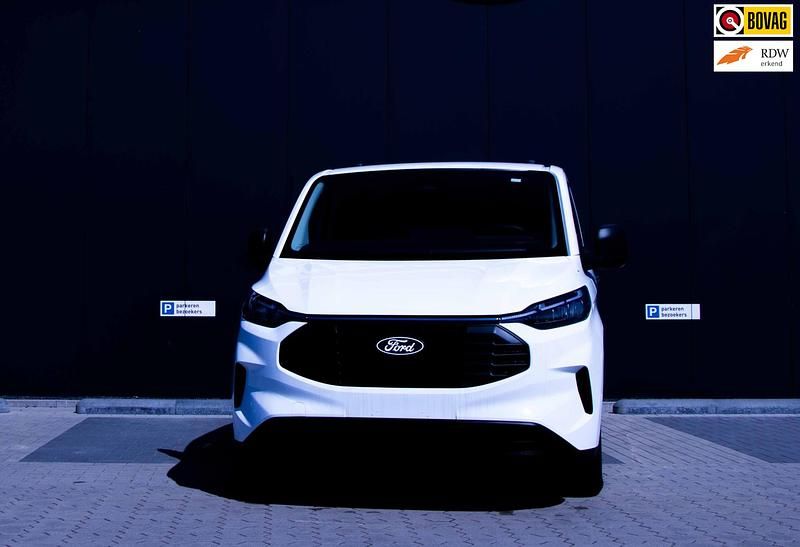 Wit Occasion 2024 Ford Transit Custom Trend Van | € 33.950 (Eerlijke prijs) - Afbeelding 1/4