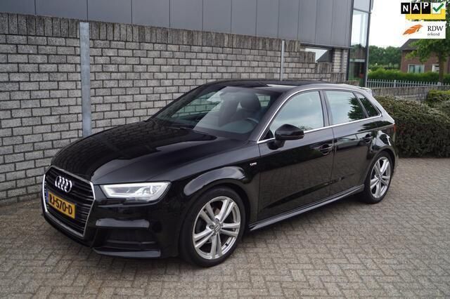 Zwart, metallic lak Gebruikt 2018 Audi A3 Sportback S-Line Hatchback | € 17.450 (Goede deal) - Afbeelding 1/4