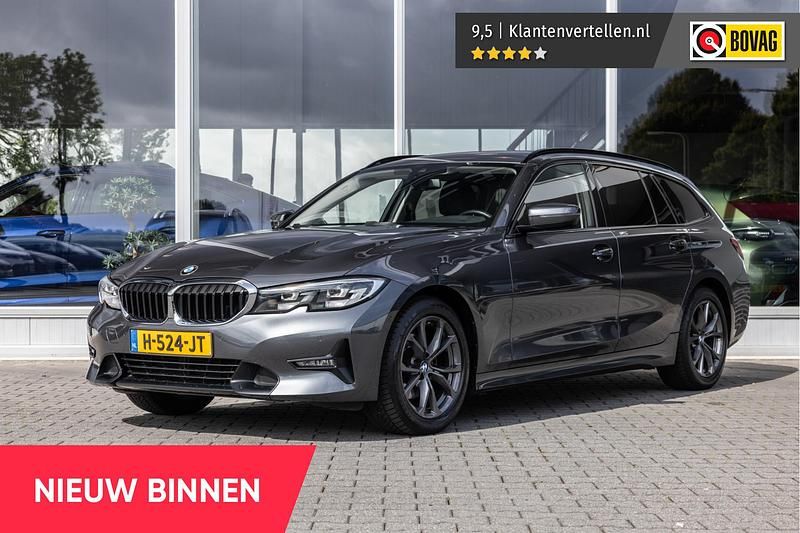 Grijs Gebruikt 2020 BMW 320 Executive Stationwagen | € 28.445 (Eerlijke prijs) - Afbeelding 1/4