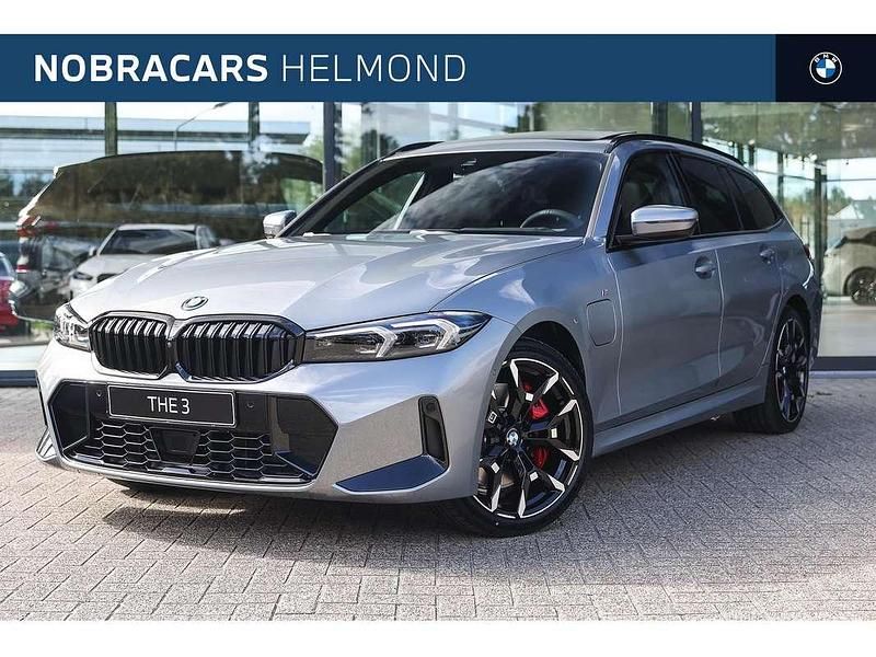Grijs Nieuw 2025 BMW 330e Comfort Edition Stationwagen | € 75.974 (Eerlijke prijs) - Afbeelding 1/4