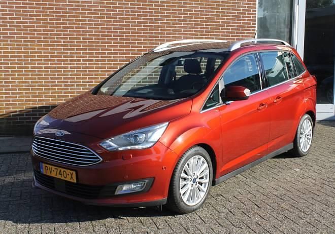 Rood, metallic lak Gebruikt 2017 Ford Grand C-Max Titanium MPV | € 15.995 (Duur) - Afbeelding 1/4