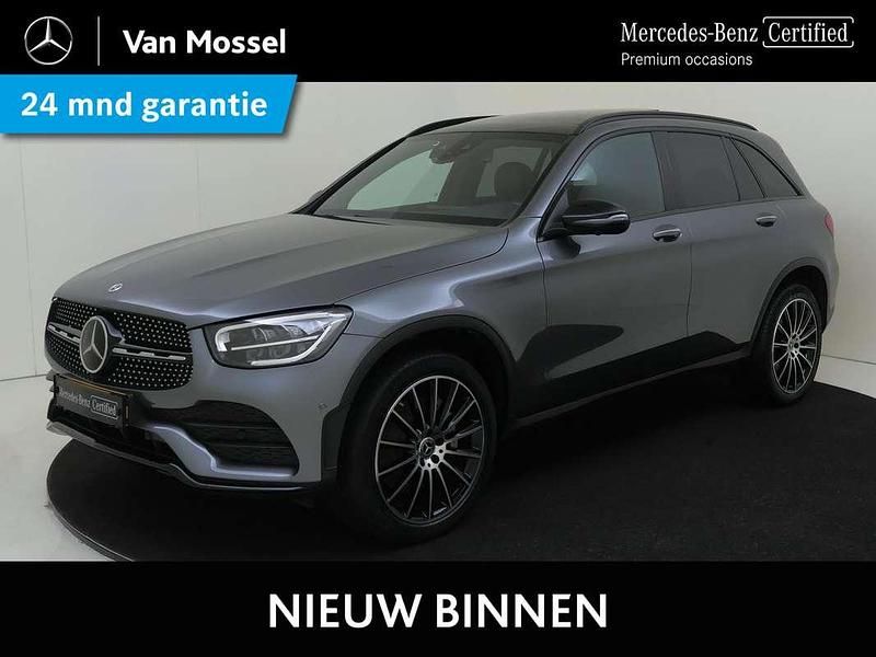 Grijs Gebruikt 2022 Mercedes GLC300e Business SUV | € 47.945 (Iets duurder) - Afbeelding 1/4