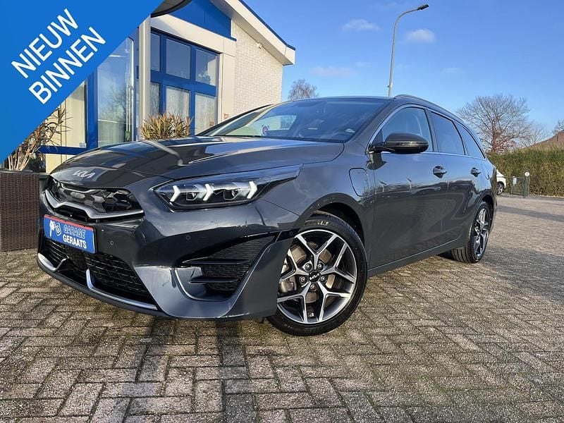 Grijs Gebruikt 2022 Kia Ceed Hatchback | € 25.750 (Duur) - Afbeelding 1/4