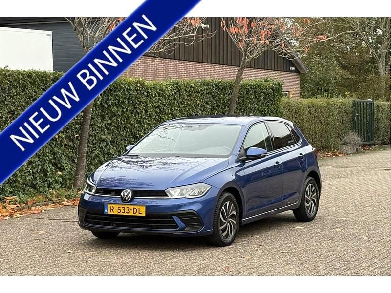 Blauw Gebruikt 2022 VW Polo IQ Drive Hatchback | € 17.950 (Eerlijke prijs) - Afbeelding 1/3