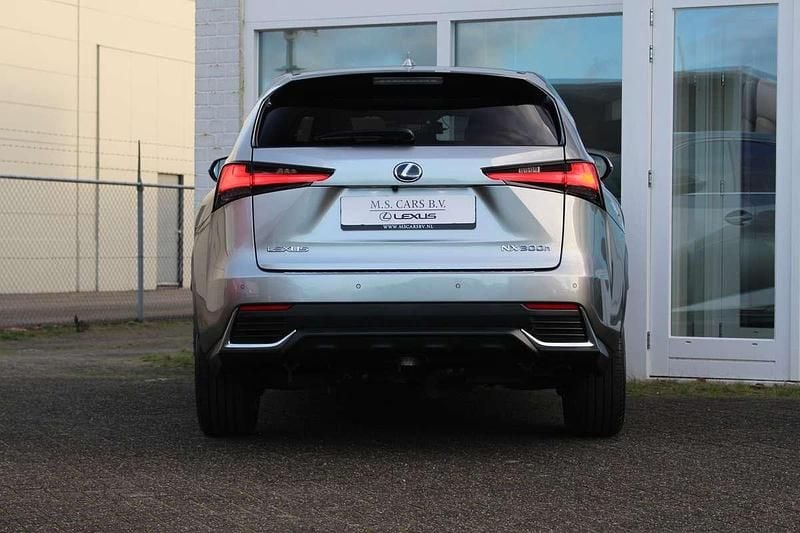 Occasion Lexus NX300h President Line 2021 Grijs (metallic) SUV