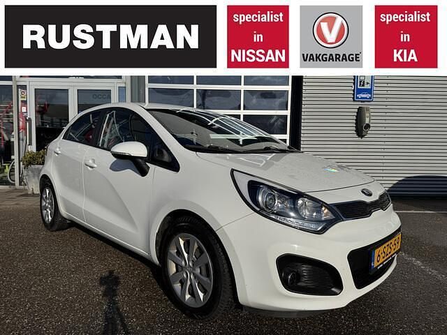 Wit Occasion 2014 Kia Rio Plus Hatchback | € 5.950 (Eerlijke prijs) - Afbeelding 1/4