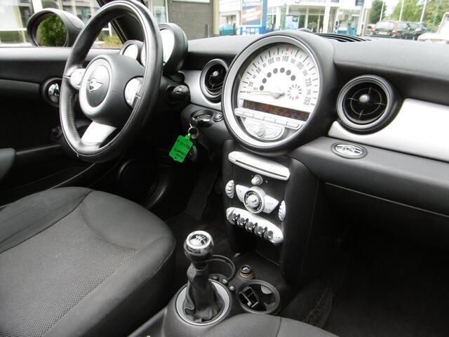 Occasion Mini Cooper Cabriolet Pepper 120 PK (88 kW) 2010 Zwart Cabriolet