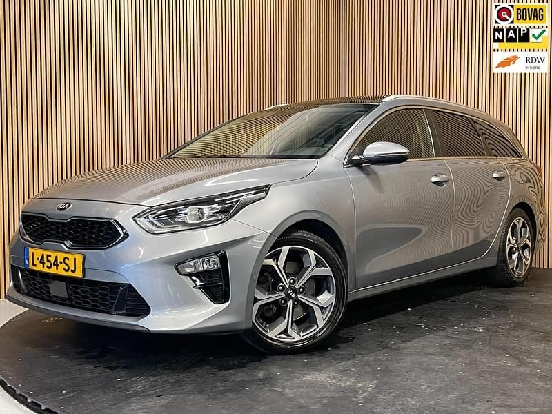 Grijs Gebruikt 2021 Kia Ceed Stationwagen | € 14.445 (Iets duurder) - Afbeelding 1/1