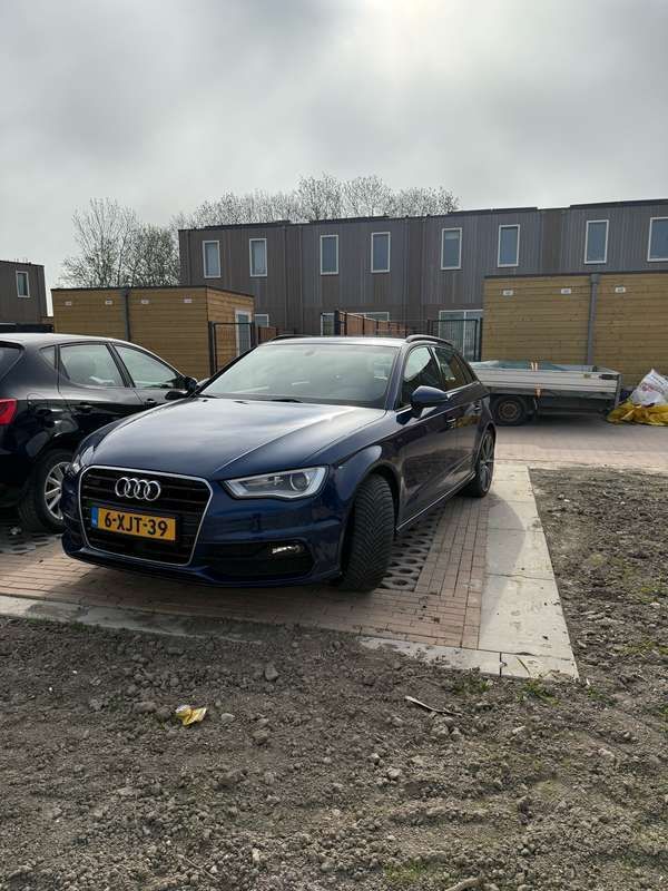 Blauw Gebruikt 2014 Audi A3 S-Line Sedan | € 9.999 (Goede deal) - Afbeelding 1/4